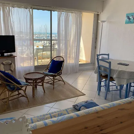 Apartment 2 Pieces Avec Piscine Et Parking A Port Camargue - Fr-1-250-113 Le Grau-du-Roi