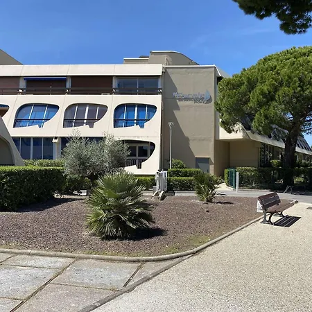 2 Pieces Avec Piscine Et Parking A Port Camargue - Fr-1-250-113 דירה