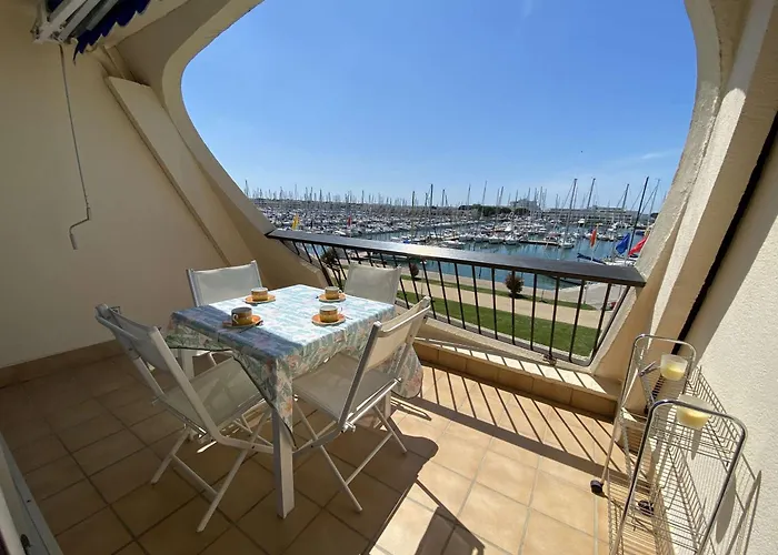 Apartament 2 Pieces Avec Piscine Et Parking A Port Camargue - Fr-1-250-113