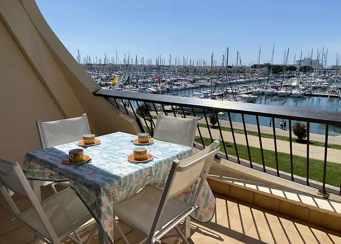 2 Pieces Avec Piscine Et Parking A Port Camargue - Fr-1-250-113 Apartament Le Grau-du-Roi