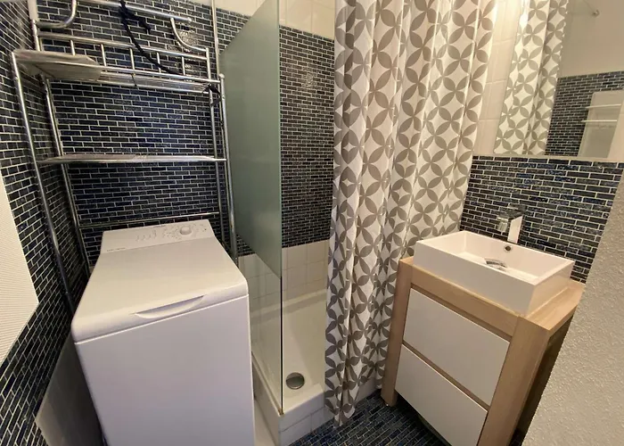 Apartament 2 Pieces Avec Piscine Et Parking A Port Camargue - Fr-1-250-113